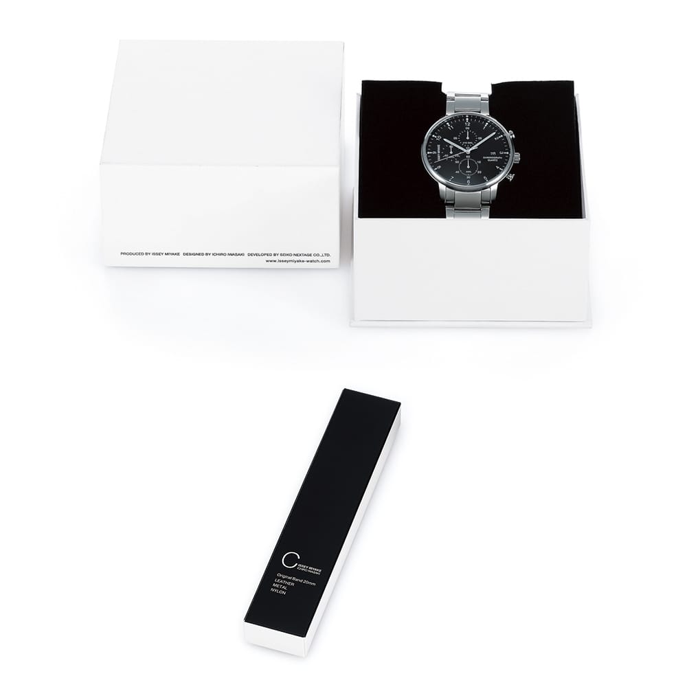 専用BOX<br><span>岩崎氏がデザインを担当した無駄を排した時計専用ボックスと市販バンド専用ボックス</span>